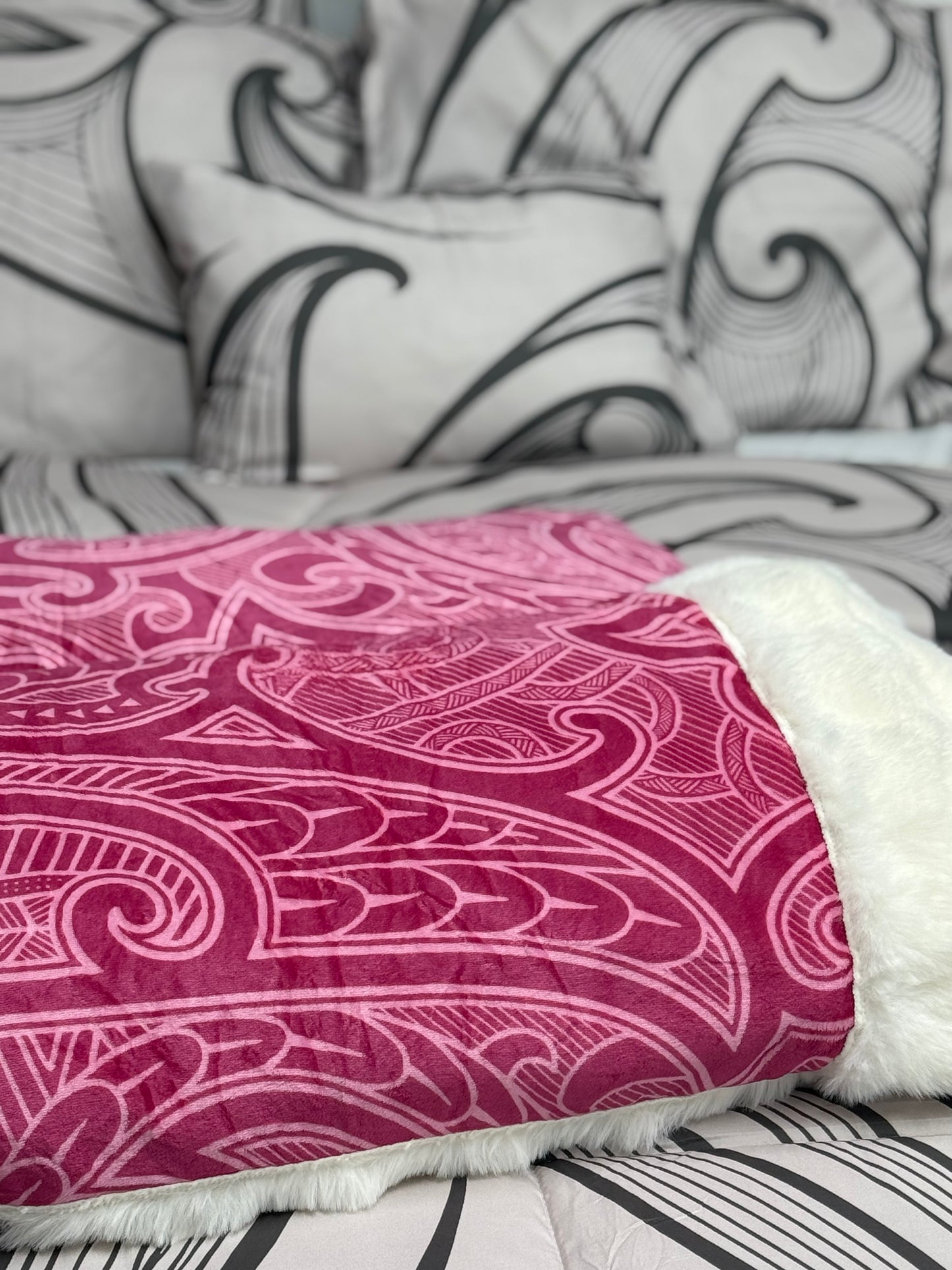Kids faux fur Blanket & Pillowcase (the background blanket and pillows are not included)