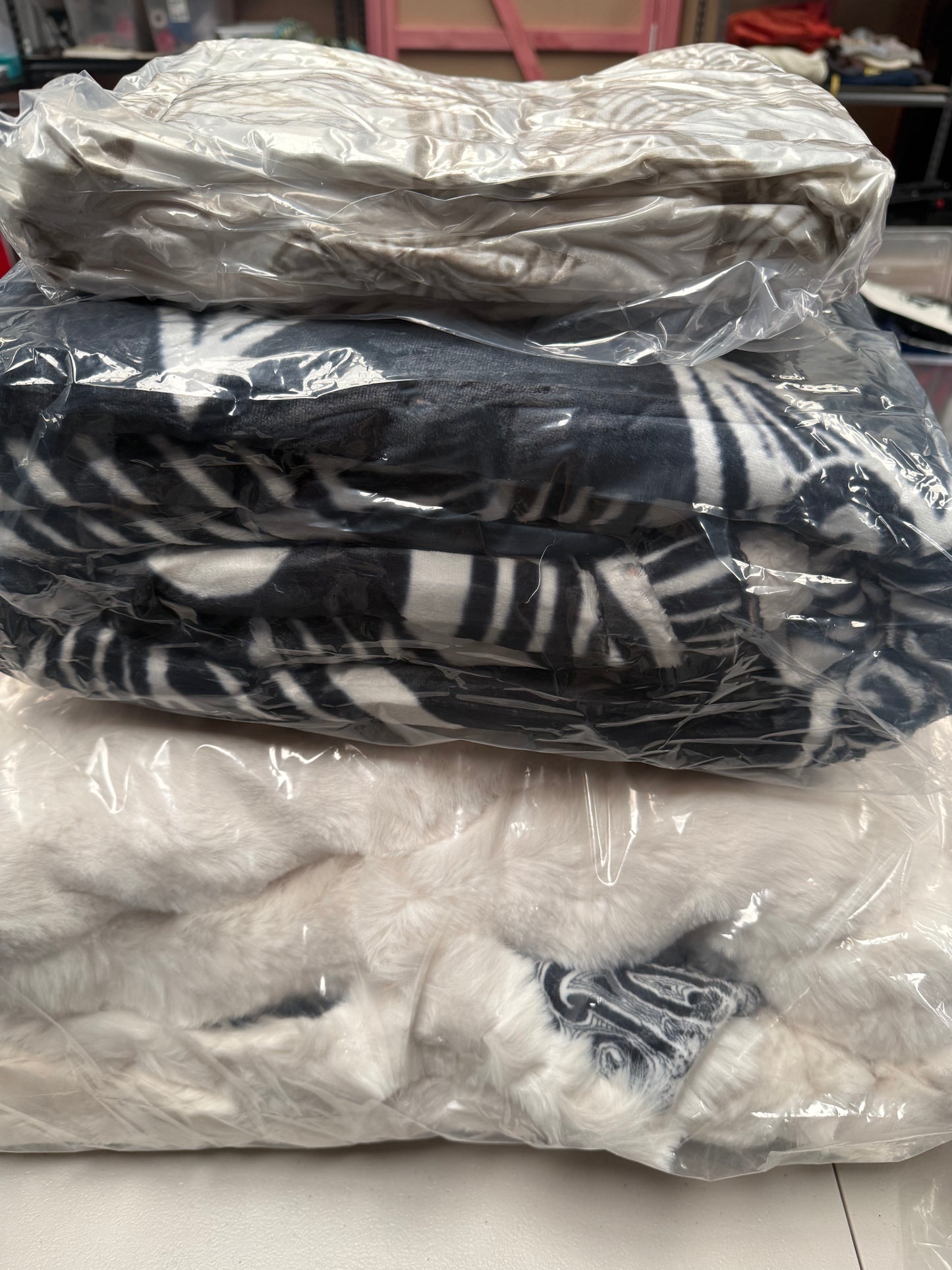 Black Blanket Set