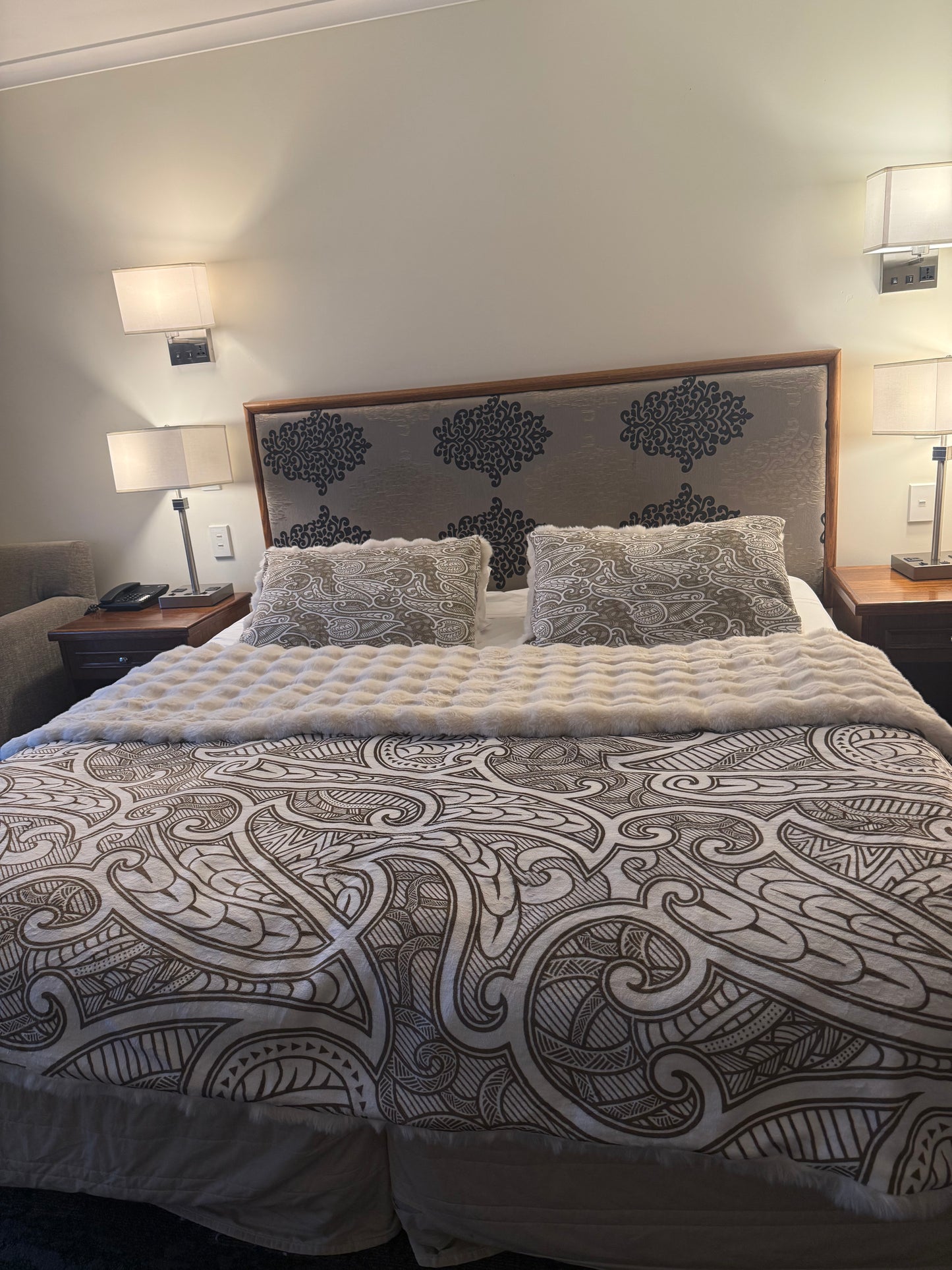 Adult Faux Fur Blanket and 2 Pillowcases WINTER PREORDER arriving late May