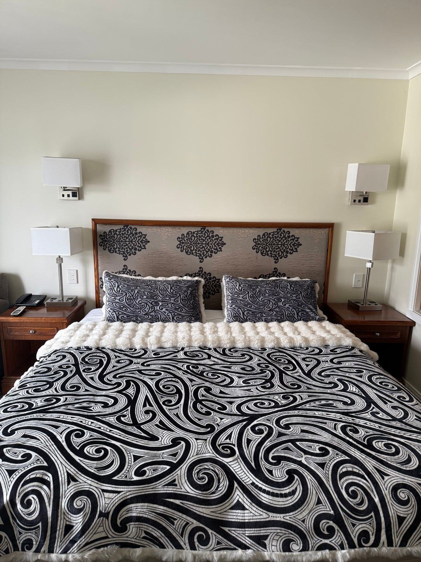 Adult Faux Fur Black Blanket and 2 pillowcases  WINTER PREORDER arriving late May