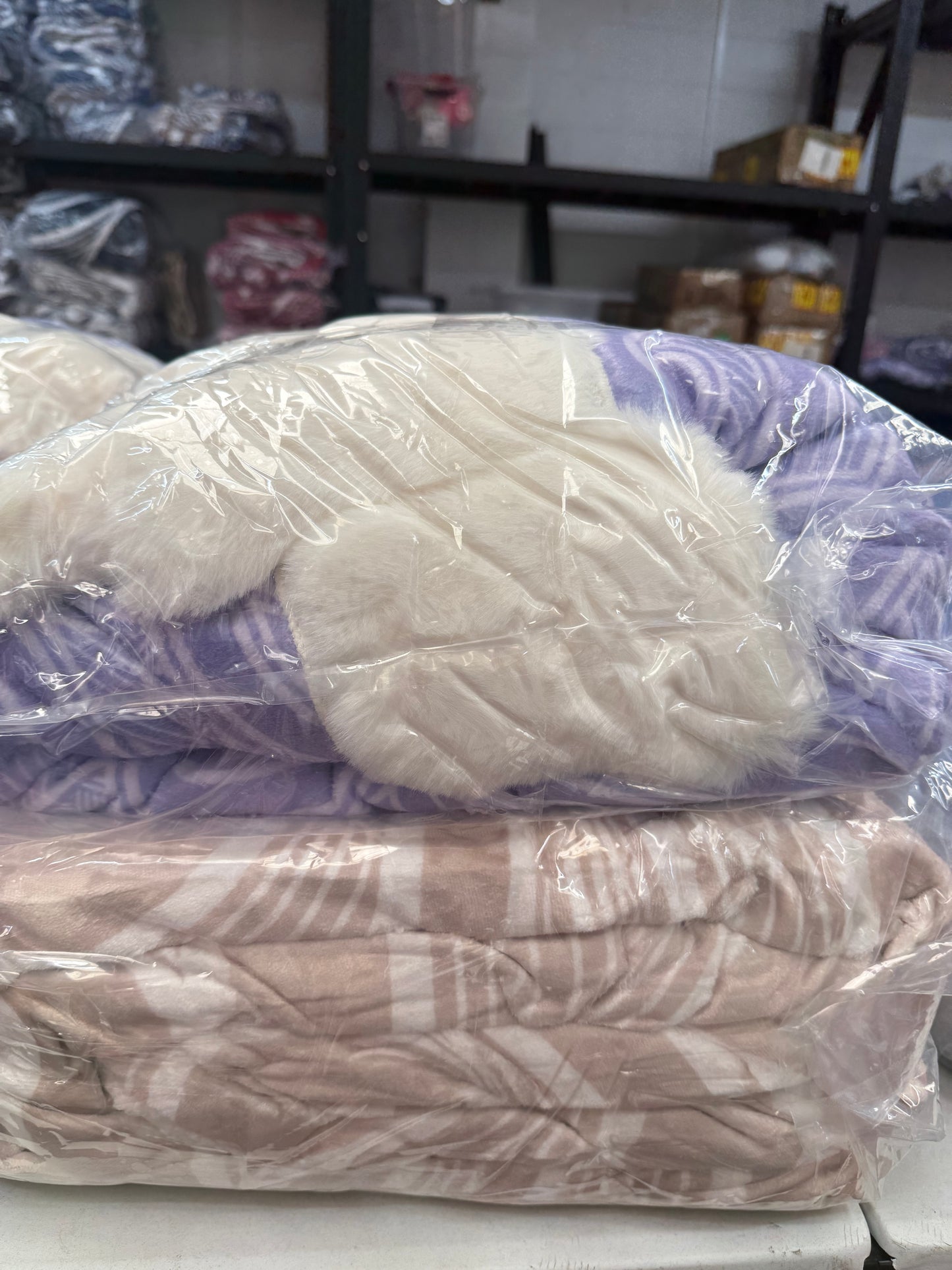 Faux Fur Blanket and pillowcase + Sherpa Blanket & 5 pillowcases