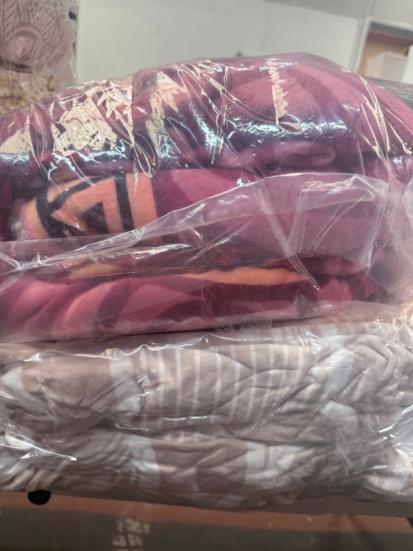 Faux Fur Blanket and pillowcase + Sherpa Blanket & 5 pillowcases