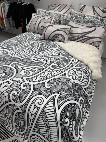 Adult Faux Fur Blanket and 2 pillowcases