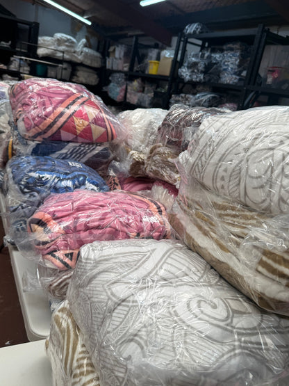 Faux Fur Blanket and pillowcase + Sherpa Blanket & 5 pillowcases